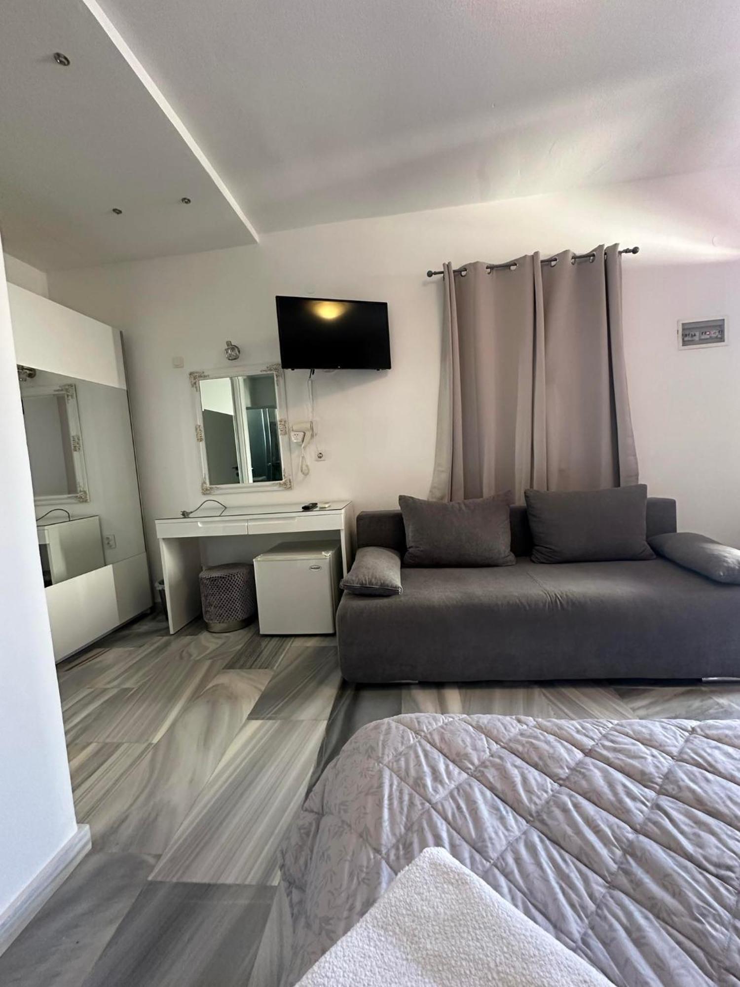 Akrogiali Hotel Agios Sostis  Extérieur photo