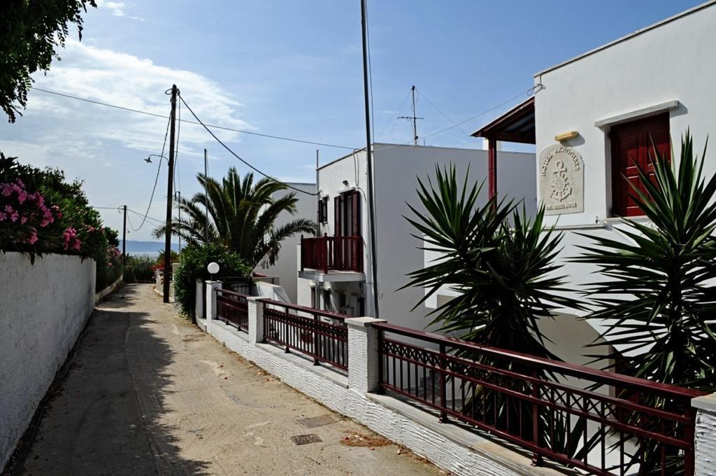 Akrogiali Hotel Agios Sostis  Extérieur photo